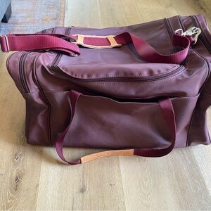 Jon Hart large square duffle bag in burgundy